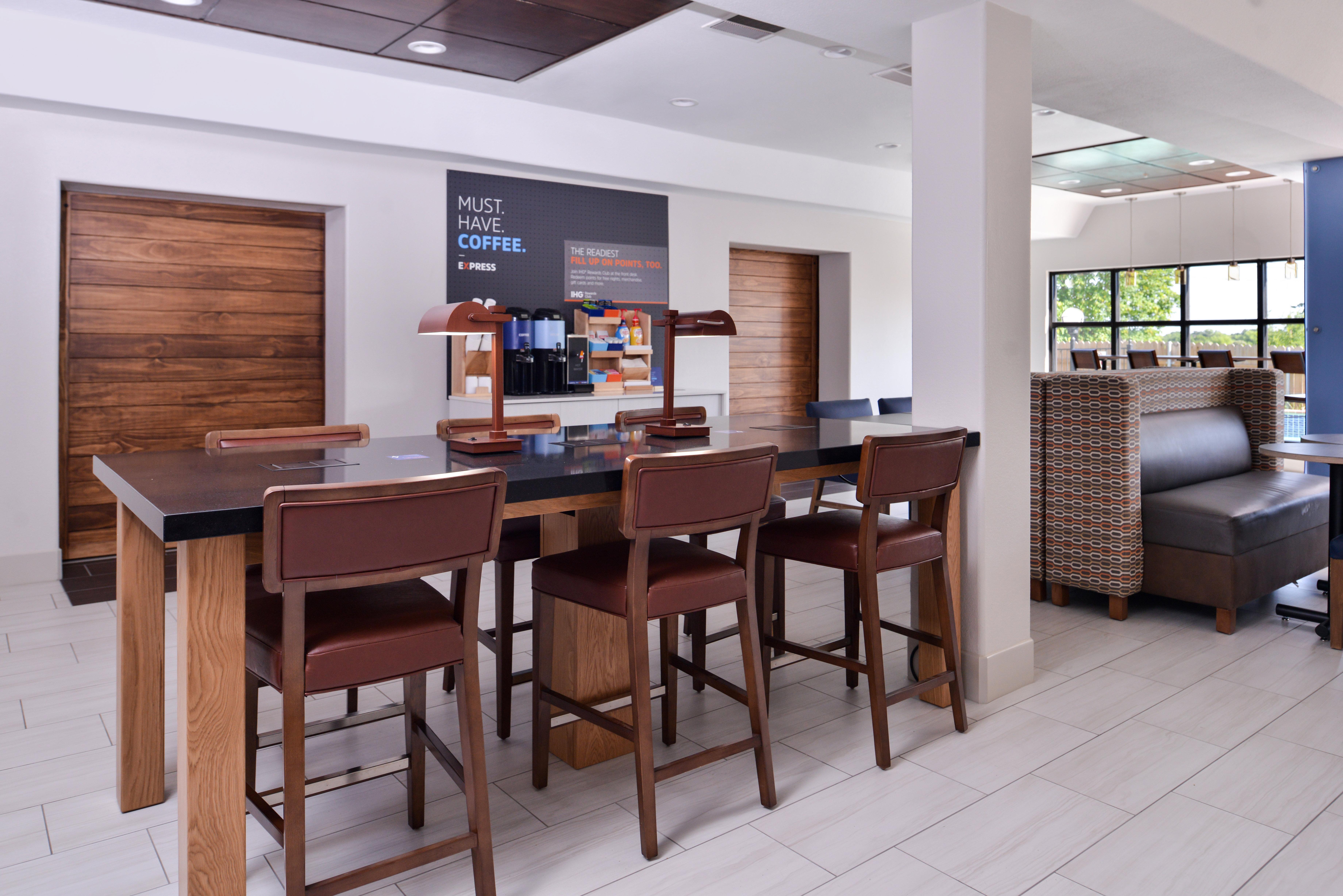 Holiday Inn Express Hotel & Suites Elgin By Ihg Esterno foto