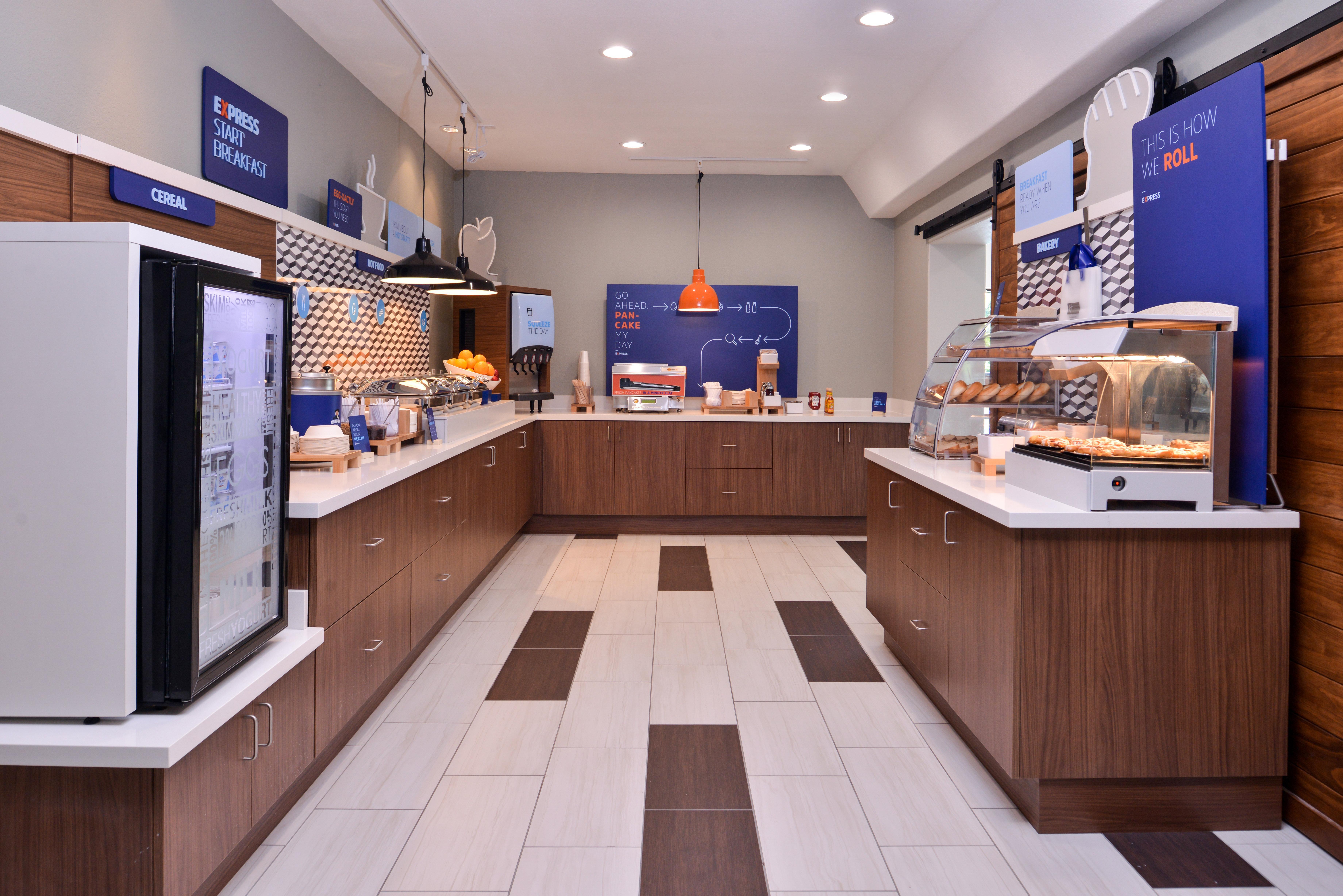 Holiday Inn Express Hotel & Suites Elgin By Ihg Esterno foto