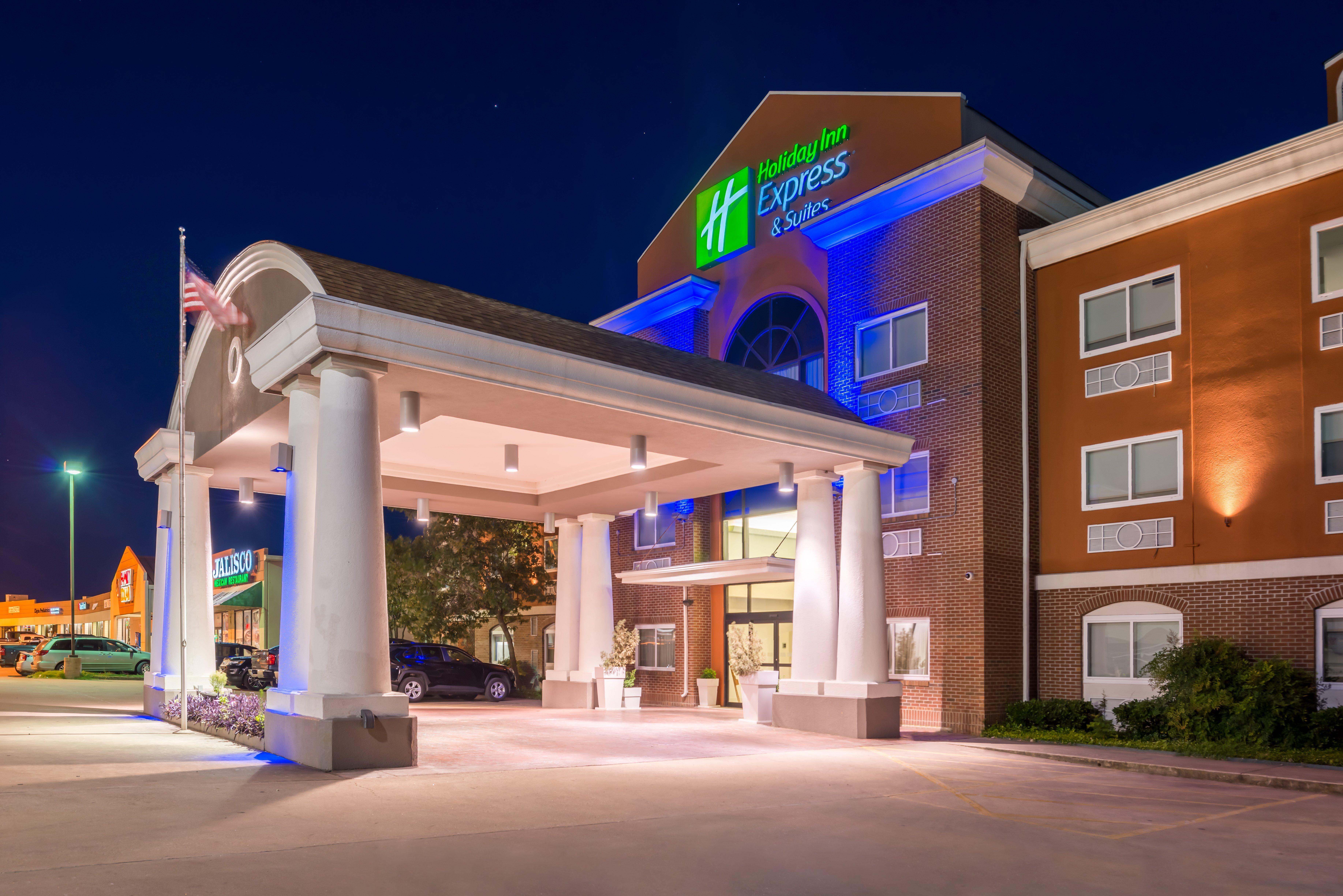Holiday Inn Express Hotel & Suites Elgin By Ihg Esterno foto