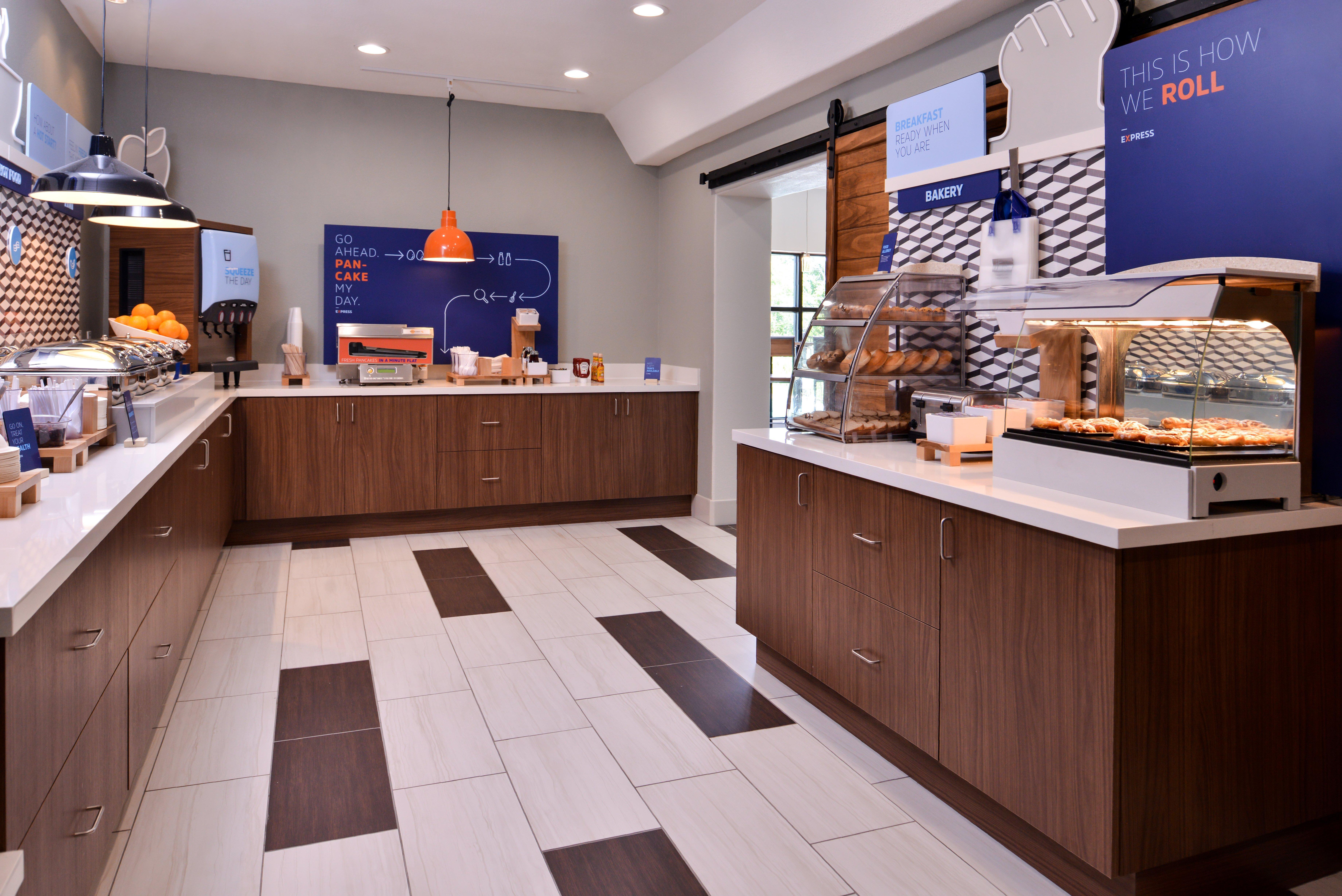 Holiday Inn Express Hotel & Suites Elgin By Ihg Esterno foto