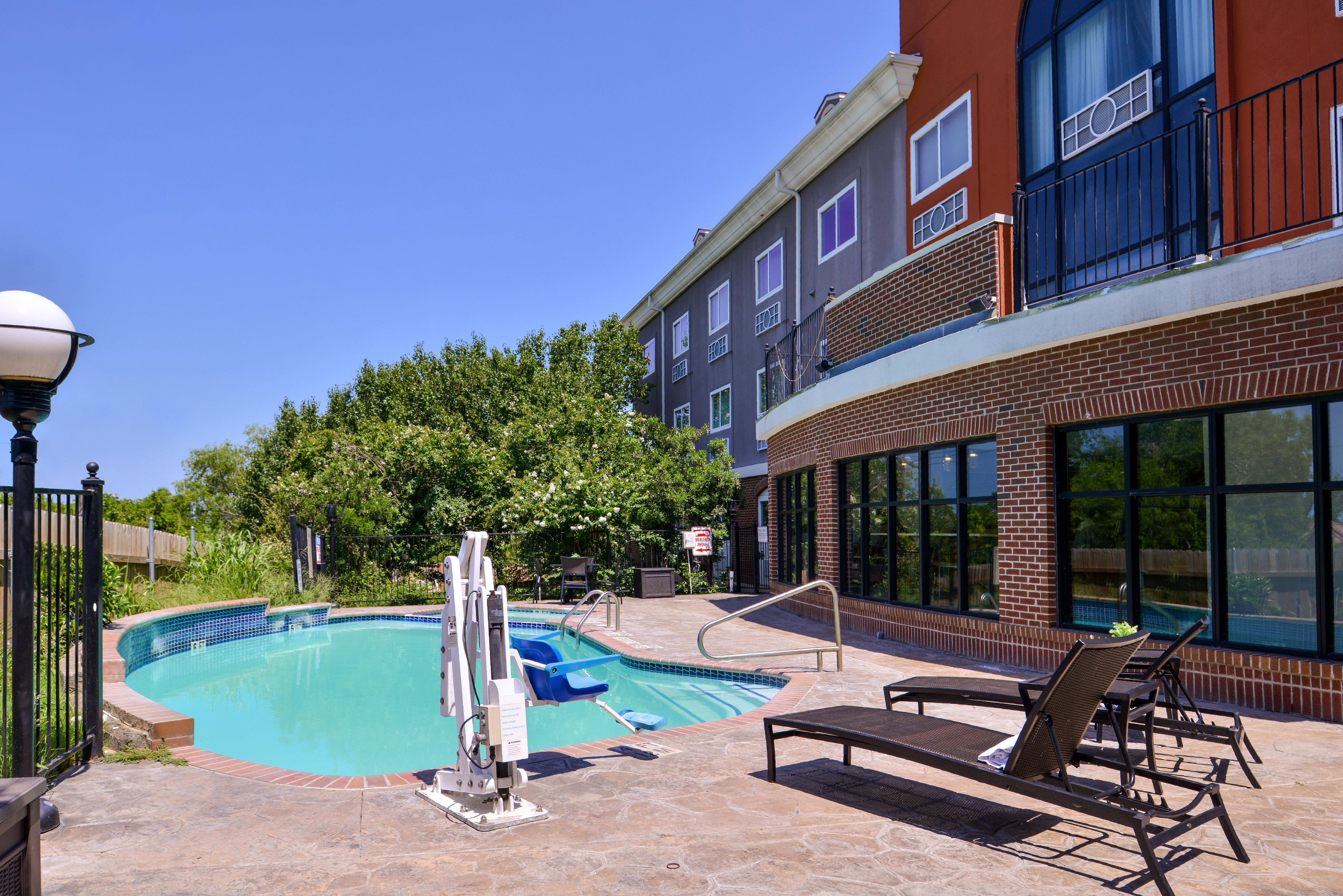 Holiday Inn Express Hotel & Suites Elgin By Ihg Esterno foto