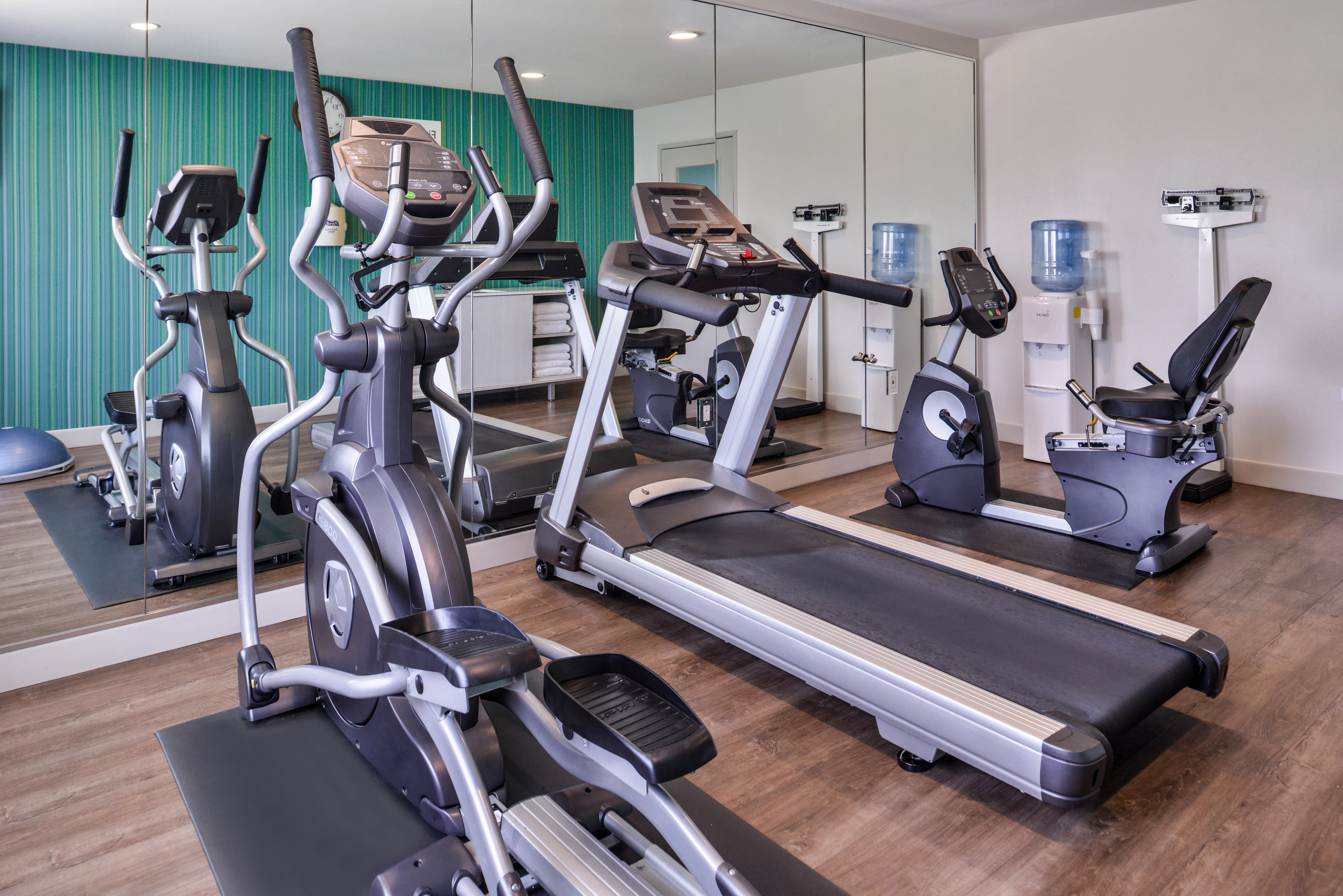 Holiday Inn Express Hotel & Suites Elgin By Ihg Esterno foto