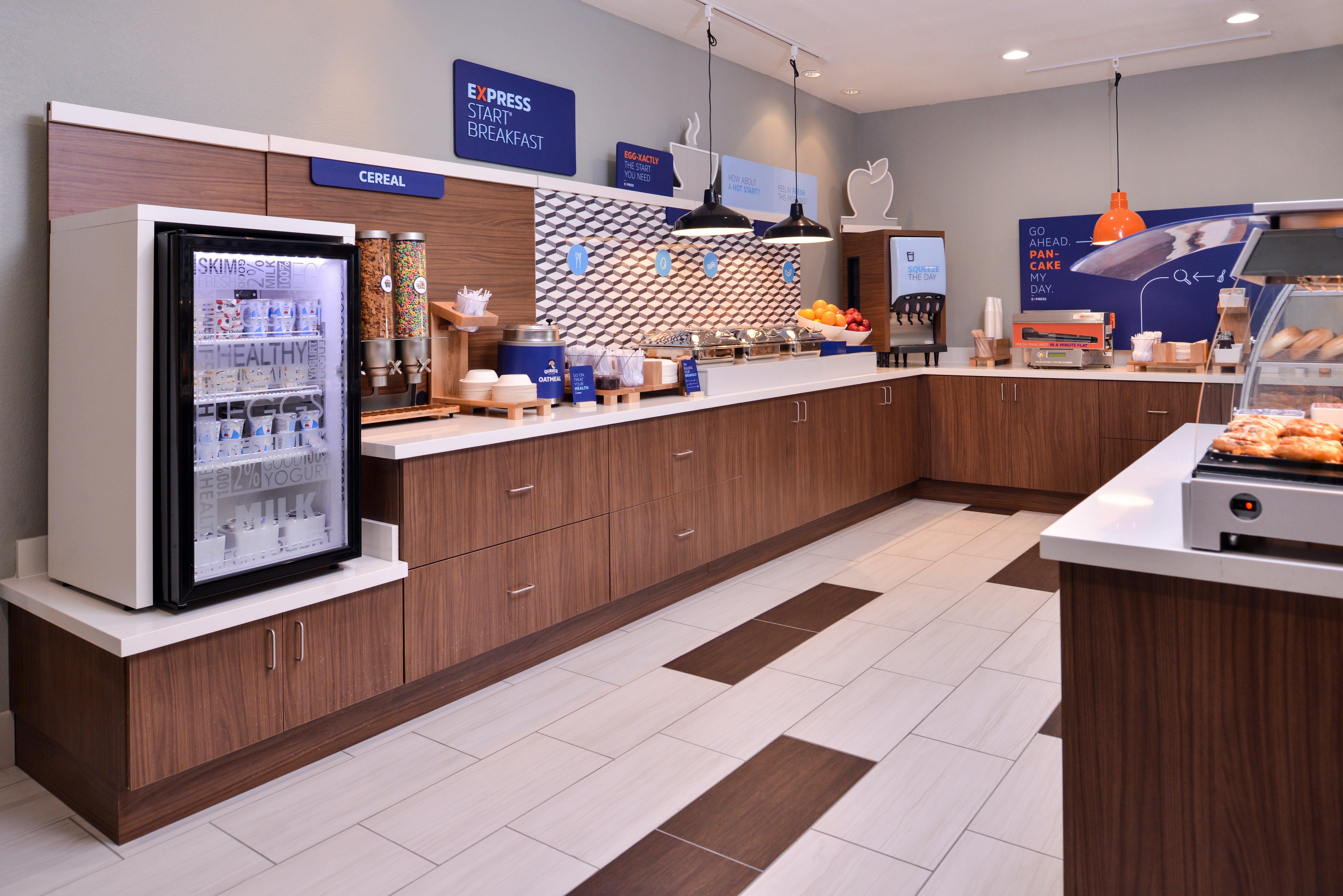 Holiday Inn Express Hotel & Suites Elgin By Ihg Esterno foto